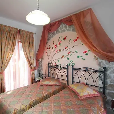 מלון דירות Dibellee Mykonos 4*