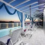 Dibellee Mykonos Lägenhetshotell