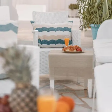 Dibellee Mykonos Гластрос