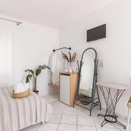 Dibellee Mykonos Гластрос