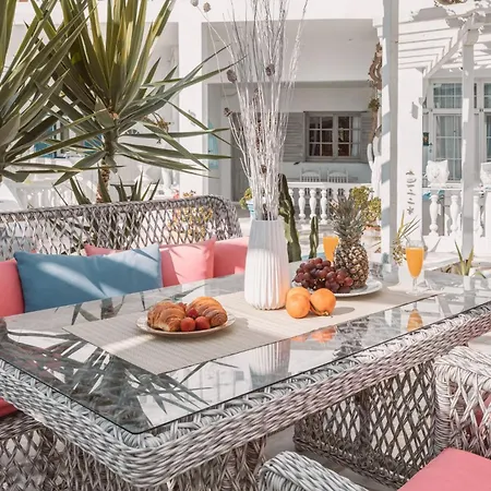 Dibellee Mykonos Апарт-отель Гластрос